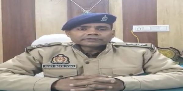 चाेराें ने ज्वेलरी शॉप काे बनाया निशाना, जांच के लिए डॉग स्क्वायड लेकर पहुंची पुलिस