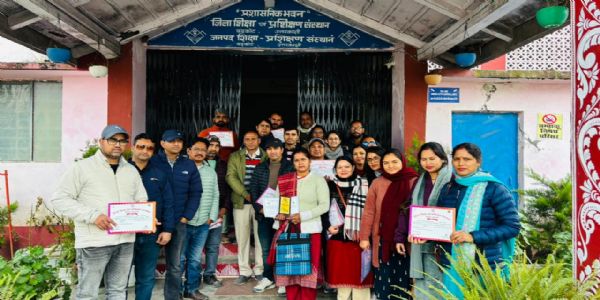 डायट बड़कोट में हस्तशिल्प प्रशिक्षण, शिक्षकों ने सीखा हुनर