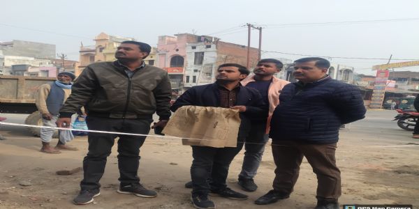 हरगांव के मुख्य चौराहे पर अतिक्रमण हटाने की तैयारी, पालिका प्रशासन ने किया चिह्नांकन