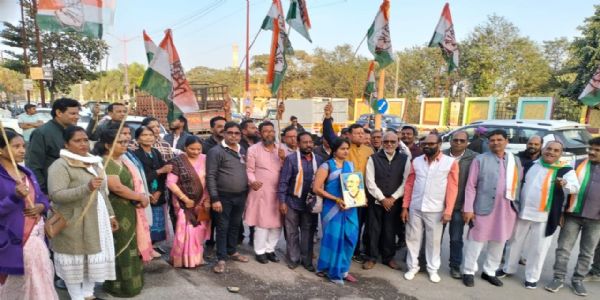 कोरबा में मनरेगा के कथित नए कानून के विरोध में कांग्रेस का प्रदर्शन, भाजपा सरकार पर गरीबों के अधिकार छीनने का आरोप