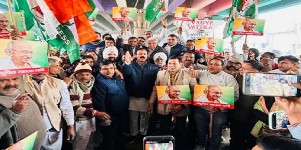 पानीपत:मनरेगा के विरोध में कांग्रेसियों ने किया प्रदर्शन