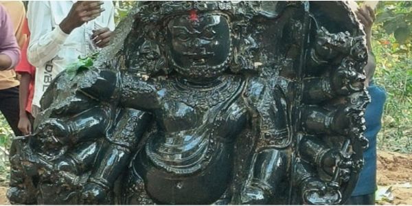 दक्षिण दिनाजपुर से प्राचीन मूर्ति बरामद, पाल युग की दुर्लभ धरोहर होने की संभावना