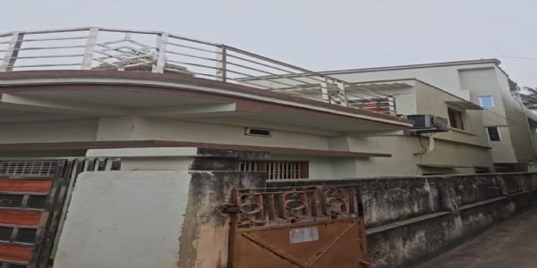  रिटायर्ड बैंक कर्मी के आवास से लाखों के जेवरात सहित नगदी ले उड़े चोर