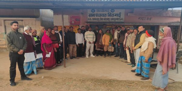 बलरामपुर : रामानुजगंज के मितगई व देवीगंज में निशुल्क नेत्र जांच शिविर, 400 ग्रामीणों की हुई आंखों की जांच