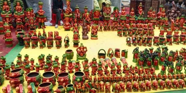 स्वदेशी मेला : सुलेख में अंशा, नंदिता, प्राची, ऋचा एवं पुष्प सज्जा में नंदिनी, अभिनव, अंकिता ने मारी बाजी