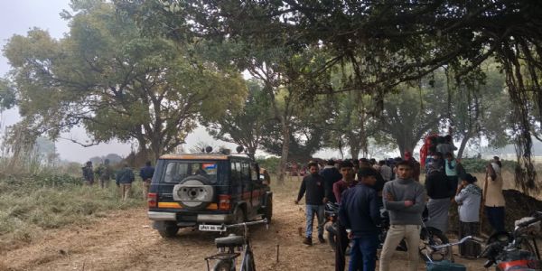 वाराणसी : बगीचे में मिला सिर कूचा महिला की शव