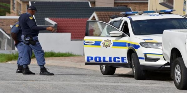 दक्षिण अफ्रीका पुलिस ऐसी ही किसी वारदात की सूचना पर मौके पर पहुंची। फाइट फोटो - इंटरनेट मीडिया