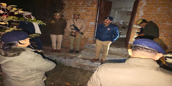 महोबा में रंजिश को लेकर भतीजे ने चाचा का किया कत्ल, एसपी ने लगाई चार टीमें