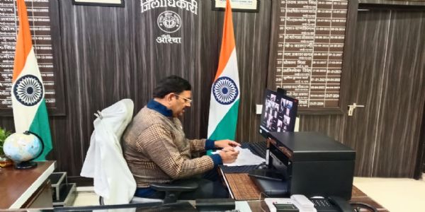 सभी डिफॉल्ट प्रकरणों का 26 दिसंबर तक गुणवत्तापूर्ण निस्तारण करें: डीएम