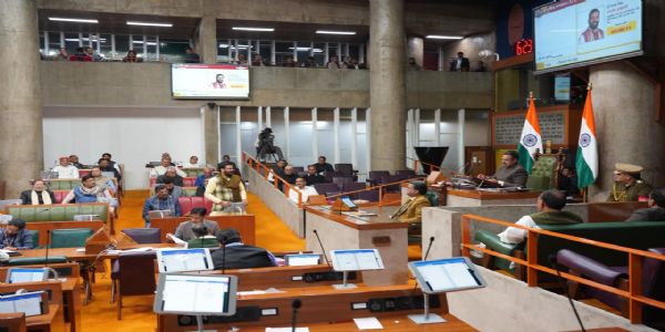 विधानसभा में चुनाव सुधार प्रस्ताव पर चर्चा से भागी कांग्रेस, निंदा प्रस्ताव पारित