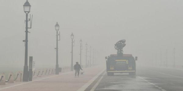 फिजाओं में घुला जहर