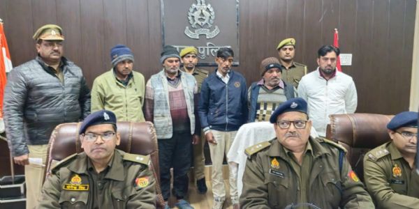 उप्र के एटा से प्रतिबंधित कफ सिरप के 47 कार्टून बरामद, चार गिरफ्तार