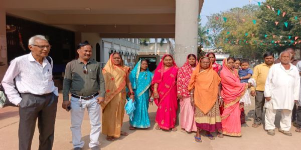 जेल का दूषित पानी जा रहा खेतों में, मिट्टी हो रही बंजर