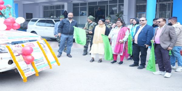 धान अधिप्राप्ति जागरूकता रथ को डीसी ने किया रवाना