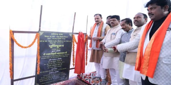 रायपुर : स्वास्थ्य मंत्री ने आधुनिक शासकीय पॉलिटेक्निक भवन का किया भूमिपूजन