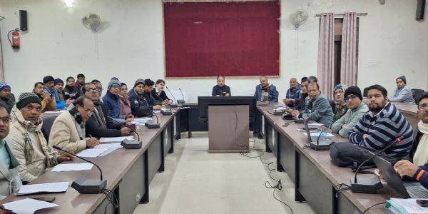 कोशी प्रमंडलीय आयुक्त ने संबंधित जिलों के साथ विभिन्न मुद्दे पर समीक्षा कर आवश्यक निर्देश दिए