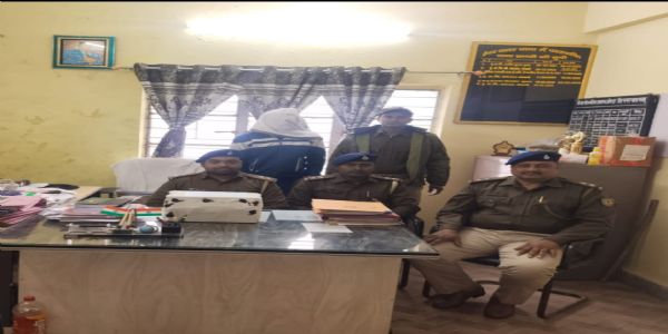 राशन दुकान की आड़ में गांजा तस्करी का खुलासा, 3.270 किलो गांजा बरामद, दुकानदार गिरफ्तार