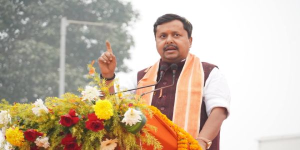 नितिन नवीन कार्यकर्ताओं को संबोधित करते हुए पटना में