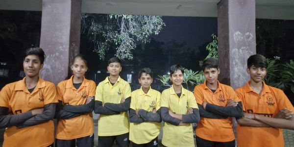 चयनित छात्राएं