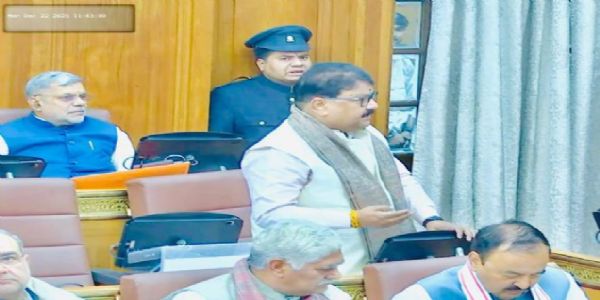 अस्पतालों के पंजीकरण में स्थलीय निरीक्षण अनिवार्य हो: विजय बहादुर पाठक