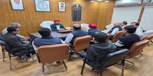 आयोग के उपाध्‍यक्ष ने प्रतिनिधियों से समस्याएं लिखित रूप में देने को कहा