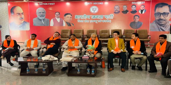 सत, सुनील, अशोक ने डोडा में संगठनात्मक बैठक को संबोधित किया