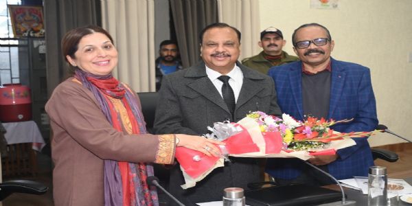 क्लस्टर यूनिवर्सिटी जम्मू में एलओसीएफ और संशोधित पीजी कार्यक्रमों पर कार्यशाला