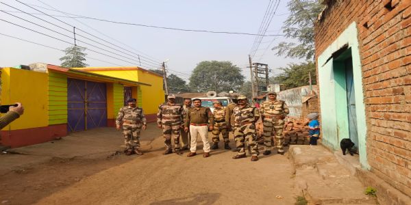 सीआईएसएफ एसबीपी कैंप टीम ने ईसीएल सोनपुर बाजारी क्षेत्र में चलाया सुरक्षा जागरुकता अभियान