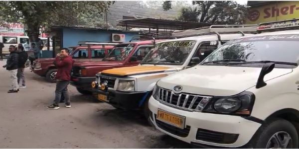 पहाड़ -समतल वाहन चालक विवाद और गहराया,  दार्जिलिंग की गाड़ियों के मैदानी इलाकों से यात्री ले जाने पर रोक