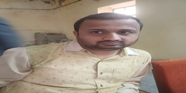 रीको का अनुभाग अधिकारी तीस हजार रुपये की रिश्वत लेते गिरफ्तार