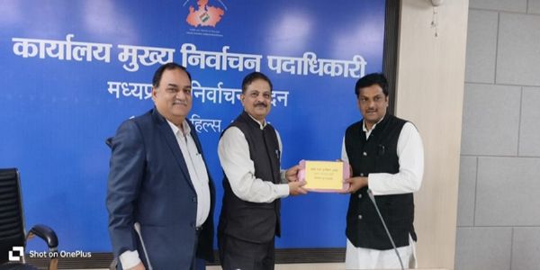 मध्‍य प्रदेश के 65 हजार से अधि​क मतदान केंद्रों पर हुआ प्रारुप मतदाता सूची का प्रकाशन