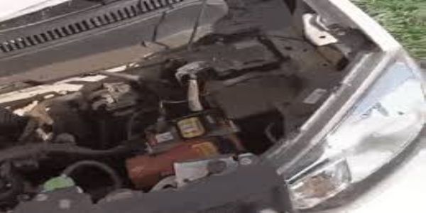 भोपाल: स्कूल बस और कार की आमने-सामने से भिड़ंत, बस खेत में उतरी, कार सवार दंपती व बेटा घायल