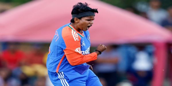 आईसीसी रैंकिंग : दीप्ति शर्मा बनीं नंबर 1 टी-20 गेंदबाज़