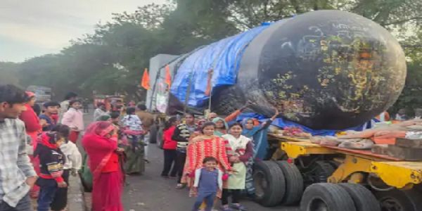 दुनिया का सबसे बड़ा 210 टन वजनी शिवलिंग