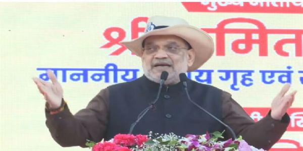 गृहमंत्री अमित शाह पंचकूला में पुलिस के जवानाें काे संबाेधित करते हुए