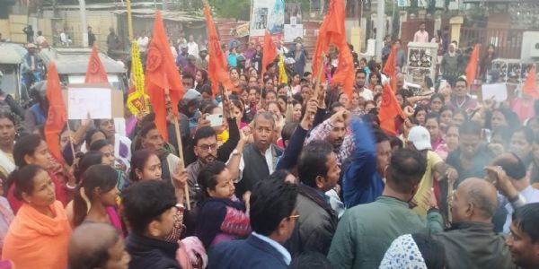 बांग्लादेश में हिंदुओं पर अत्याचार और दीपू की हत्या के विरोध में जलुकबाड़ी में विरोध मार्च