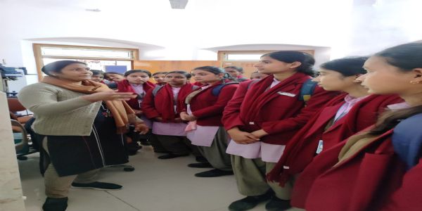 शिशु मंदिर के छात्रों ने बीएयू का किया शैक्षणिक भ्रमण