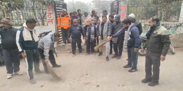 देवरिया में चलाया गया स्वच्छता अभियान, महामानव थे अटल बिहारी वाजपेई : भूपेंद्र सिंह