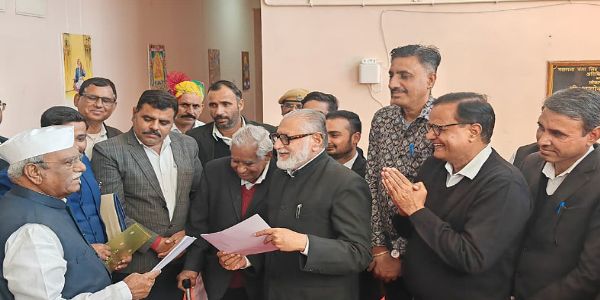 राज्यपाल को सौंपा ज्ञापन, बीकानेर में हाईकोर्ट बेंच व सर्विस ट्रिब्यूनल की मांग