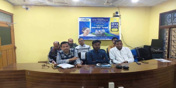 सरकारी योजनाओं को जन-जन तक पहुंचाने पर जोर, मोयना में ब्लॉक स्तरीय बैठक