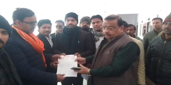 राष्ट्रीय बजरंगदल दल ने बांग्लादेश के खिलाफ प्रदर्शन कर साैंपा ज्ञापन