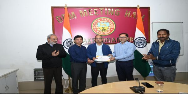 वन्यजीव संरक्षण में मिसाल बना चक्रधरपुर रेलवे डिवीजन, किया गया सम्मानित