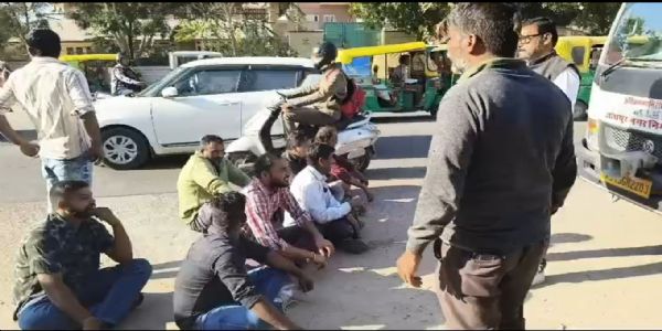 झेलना पड़ा विरोध : नगर निगम ने कई स्थानों से हटाया अतिक्रमण