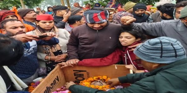 सैन्य सम्मान के साथ बीएसएफ जवान को दी गयी अंतिम विदाई