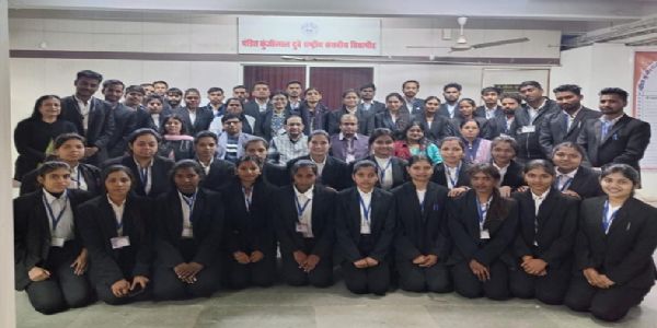 नर्मदापुरम के विद्यार्थियों ने विधानसभा की कार्य-प्रणाली को समझा