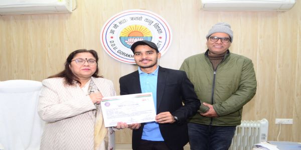 अटल जी की कविताओं में दिखती है भारतीय दर्शन की झांकी : डॉ कलीम कैसर