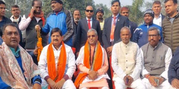 धनबाद पहुंचे भाजपा प्रदेश अध्यक्ष बाबूलाल मरांडी, अटल स्मृति पार्क में चलाया स्वच्छता अभियान