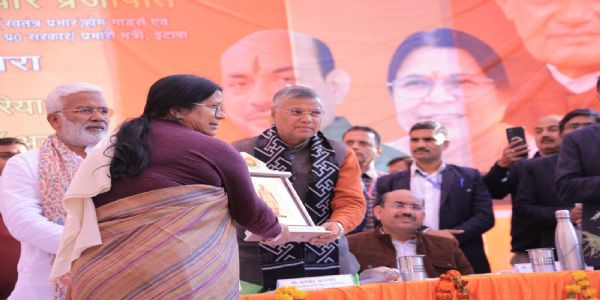 इटावा में अटल प्रतिमा का अनावरण, अटल सेतु और अटल पथ जनता को समर्पित