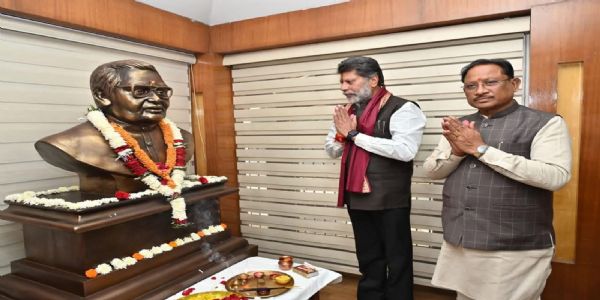 अटल जी का जीवन राष्ट्रसेवा, सुशासन और लोकहित के प्रति समर्पण का अद्वितीय उदाहरण : मुख्यमंत्री साय