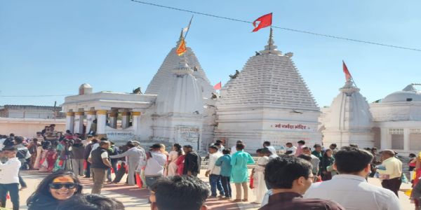 अनूपपुर: अमरकंटक में शीतकालीन अवकाश का असर, उमडी श्रद्धालुओं की भीड